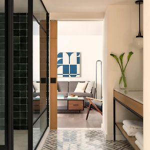 One-Bedroom King Suite